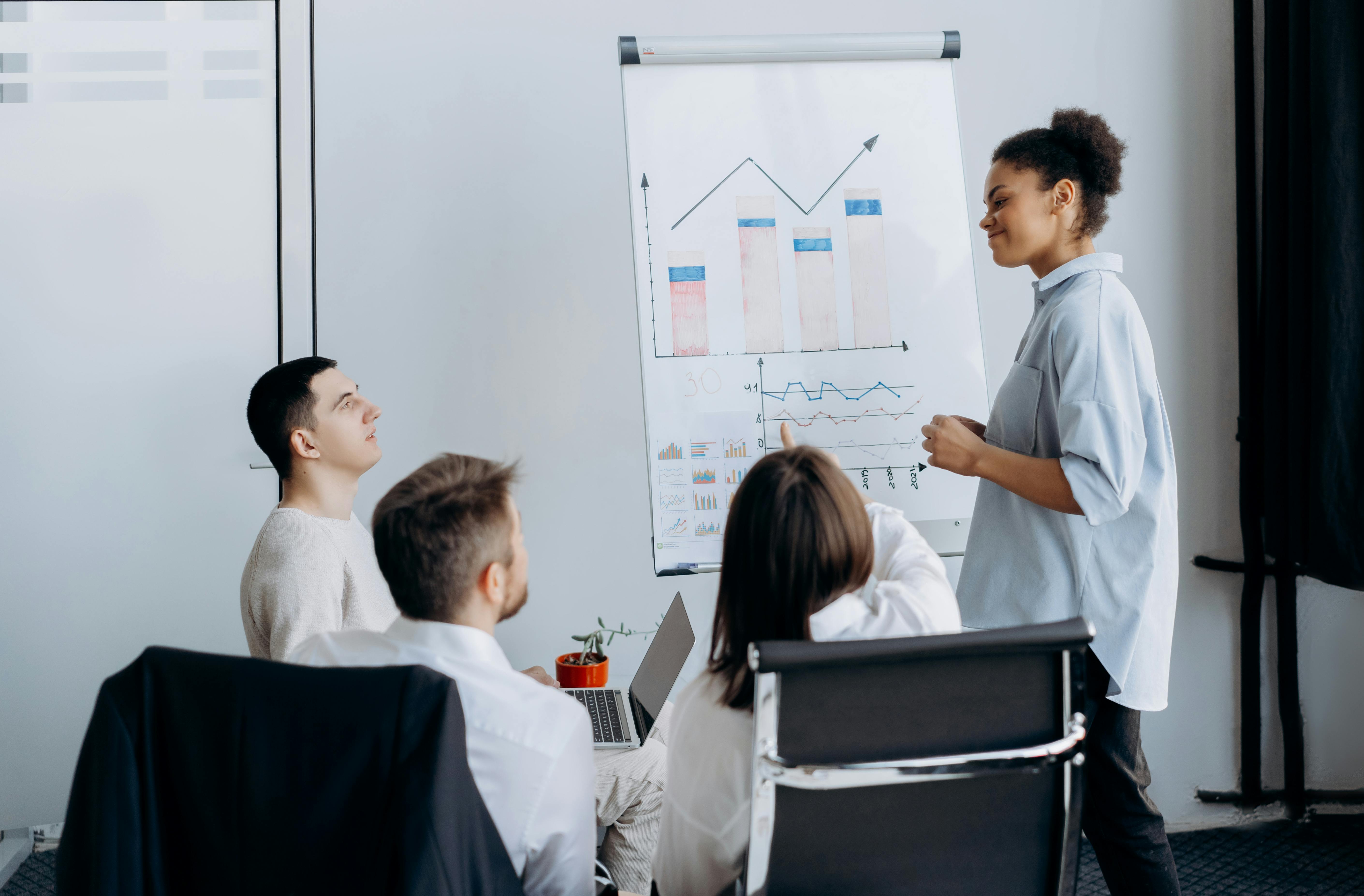 Crecer sin Depender del Dueño: Cómo Organizar, Entrenar al Equipo y Preparar el Negocio para una Expansión Sostenible