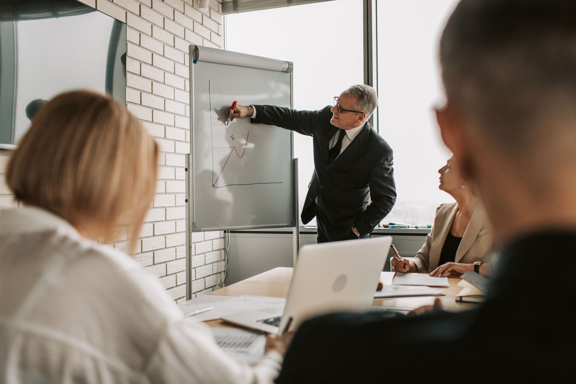 El Arte Del «Turnaround» Humano: Cómo Rescatar Una Empresa Al Borde Del Cierre Y Convertirla En Referente Global