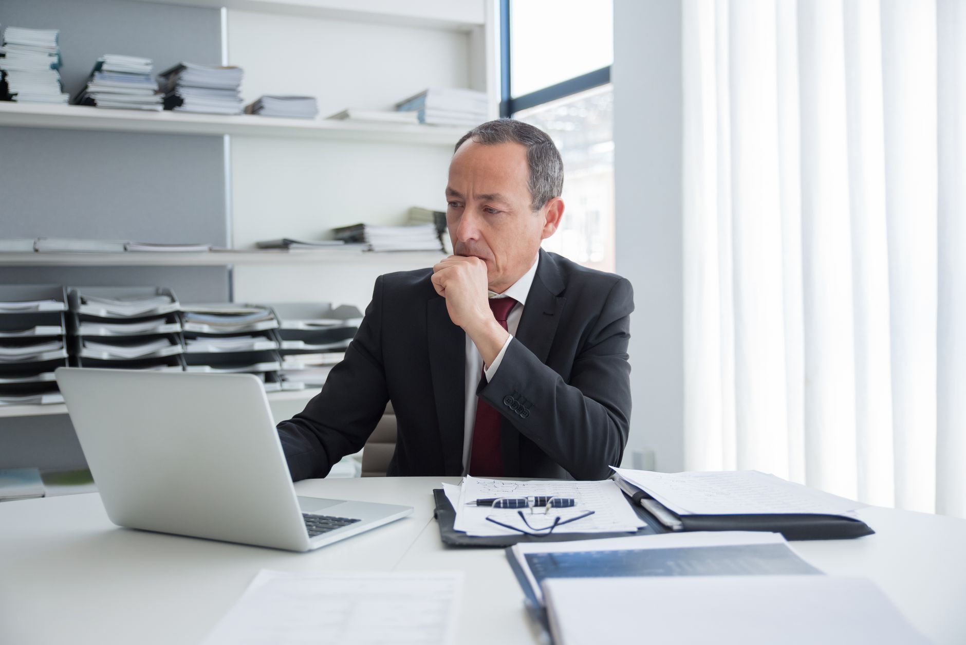 El Dilema Del Líder: Equilibrio Entre La Salud Financiera De La Empresa Y El Impacto Humano En Tiempos De Crisis